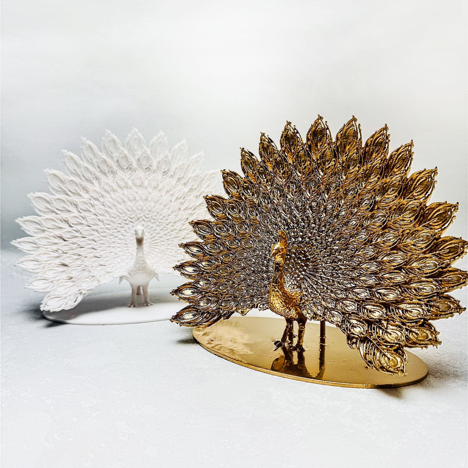 Elegante Pfau-Statue - Weiß oder Gold, ezidisches Symbol aus dem 3D-Drucker