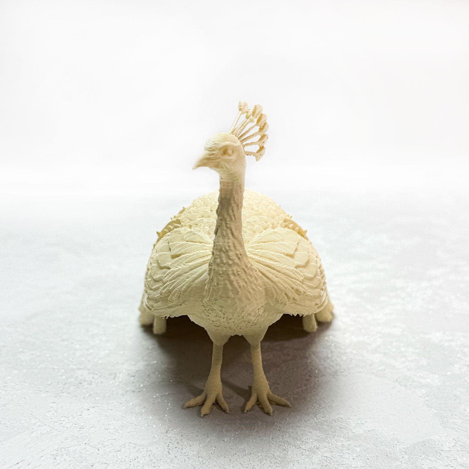 Pfau Beige, ezidisches Symbol aus dem 3D-Drucker