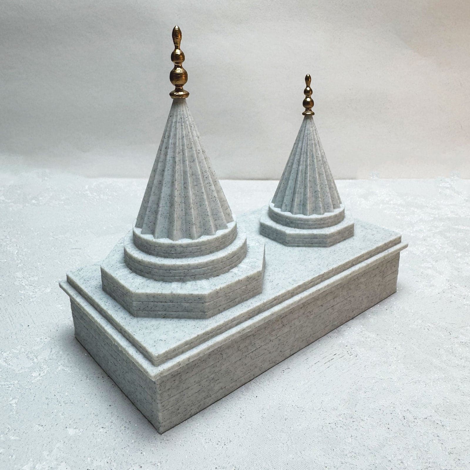 Ezidischer Tempel in Marmor-Optik v1, ezidisches Symbol aus dem 3D-Drucker